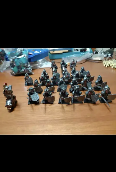 LEGO Medieval Knight/Soldier Minifigure Lot w/ Helmets, Shields & Weapons