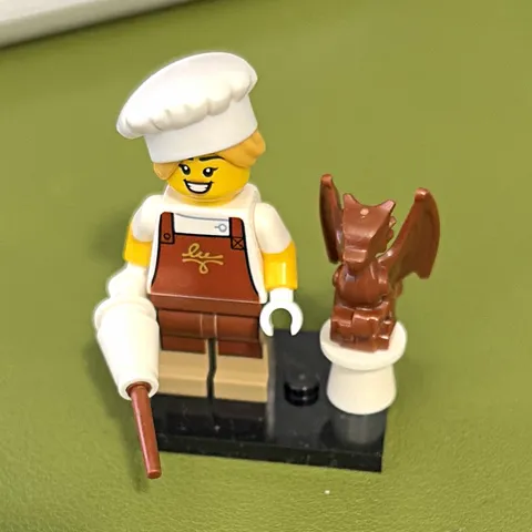 LEGO Minifigures Series 17 French Chef Minifigure w/ Croissant & Gargoyle