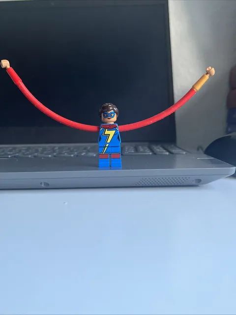 LEGO Super Heroes Kamala Khan Ms. Marvel Minifigure Set 76076