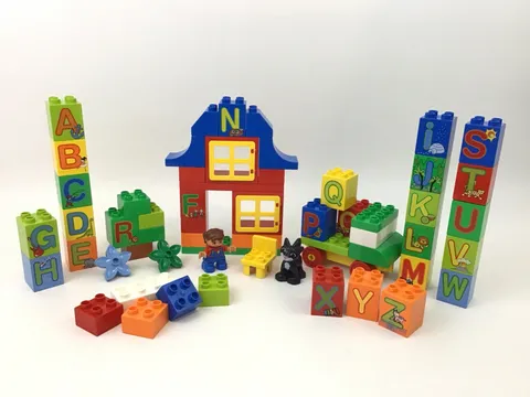 Lego Duplo Play with Letters 6051 Complete Alphabet Figure Cat 62pcs