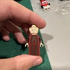 LEGO Senator Palatine Hair Red Brown Outfit w/ Cape Plastic Figure