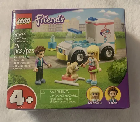 LEGO FRIENDS: Pet Clinic Ambulance(41694) bottom corner is slightly pushed In