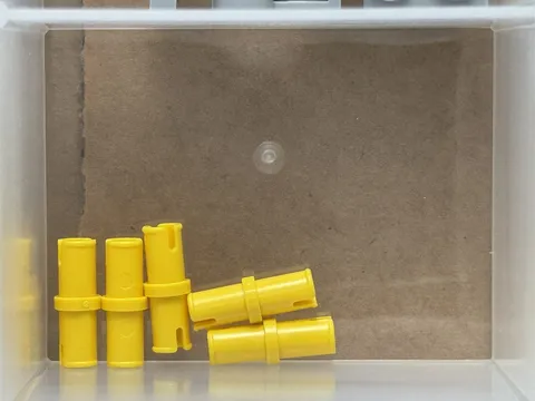 LEGO Parts - Yellow Technic, Pin without Friction Ridges - No 3673 - QTY 5