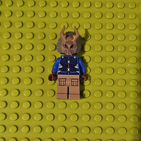 LEGO Erik Killmonger Minifigure Marvel Super Heroes 76100 Excellent Condition 