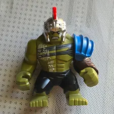 LEGO Marvel Hulk Gladiator BigFig Minifigure Silver Helmet Blue Shoulder Armor