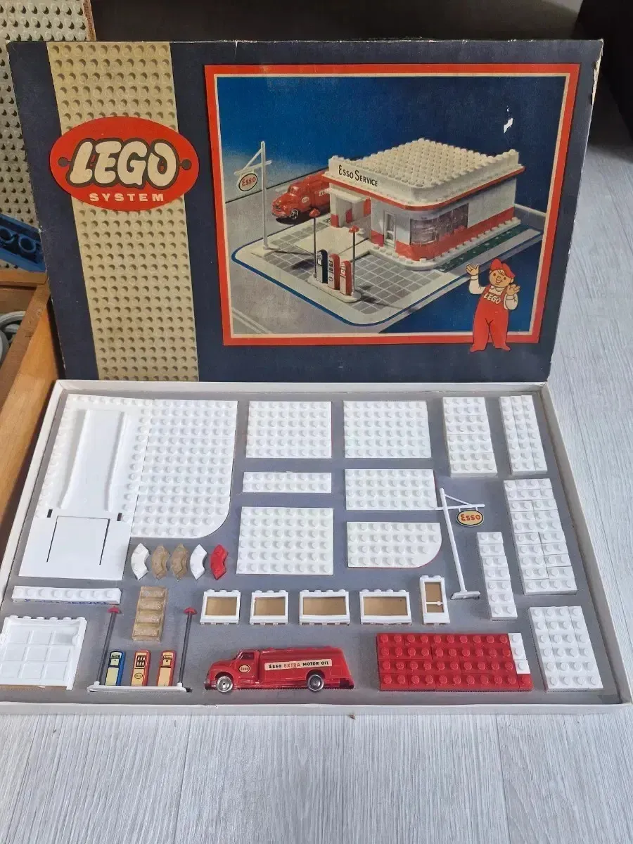 MEGA RARE 1958 LEGO System 310 Esso Station HO 1:87 Bedford Truck NIB Vintage