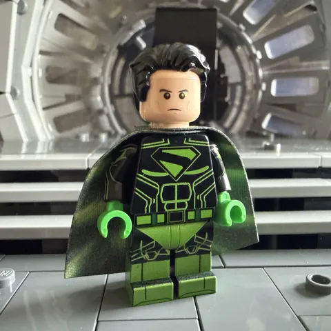 Brickluv Kryptonite Superman Mini figure and Cape