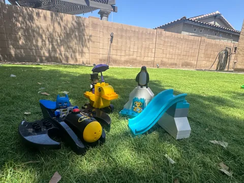 Penguin Batman duplo lego set - batmobile, slide