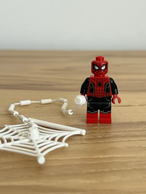 LEGO Marvel Spiderman Black Red Suit Minifigure sh0782 Spider-man Minifig + Web