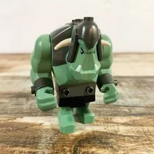 LEGO cas424 Castle Troll Sand Green w Black Armor Minifigure 7097