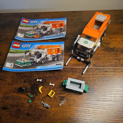 LEGO City Garbage Truck 60118 Mostly Complete W/ Manuals No Minifigures Dumpster