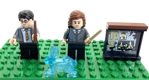 Retired LEGO 75966 Hogwarts™ Room of Requirement Minifigures and Accessories CMF