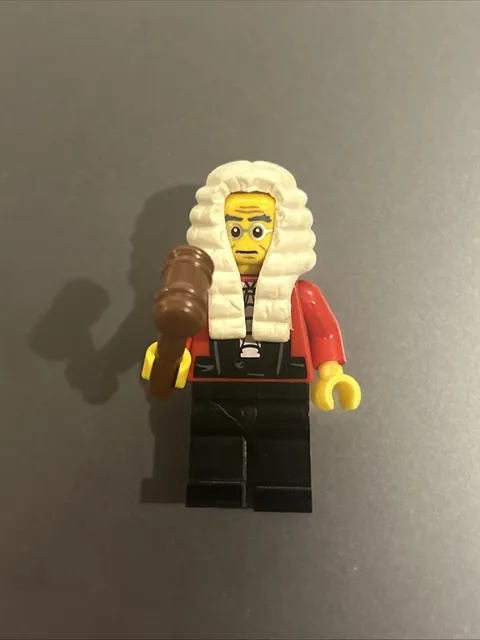 LEGO Judge Minifigure Collectible Series 9 CMF