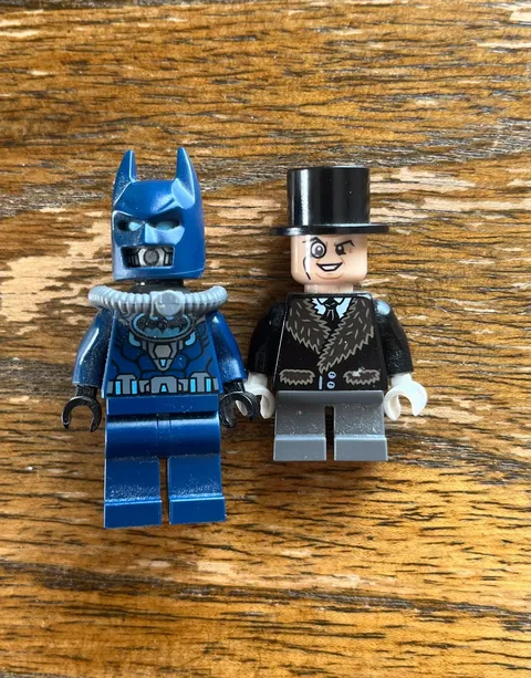 LEGO DC Superheroes Scuba Batman (sh097) Penguin (sh096) from Set 76010