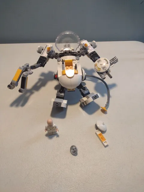 LEGO Batman Movie Egghead Mech Food Fight 70920 W/Egghead Minifigure Incomplete 