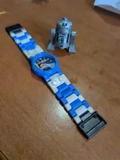LEGO Star Wars R2-Q2 Super Astromech Droid Minifigure & Luke Skywalker Watch