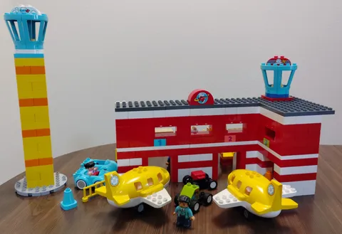 Lego DUPLO Airport & Airplane Collection Lot of 239 Pieces, including 6 Figures