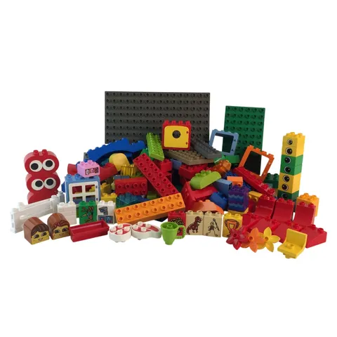 Lego Duplo Building Blocks Lot 190+ Pcs Base Plate Face Eyes Steak Fence Chair
