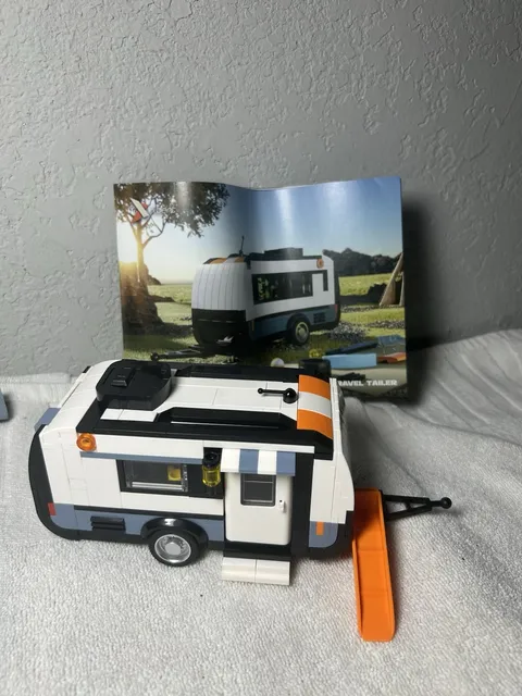 Lego 66117 Travel Tailer RV Camper Building Block Set 393pcs ASSEMBLED W/ MANUAL