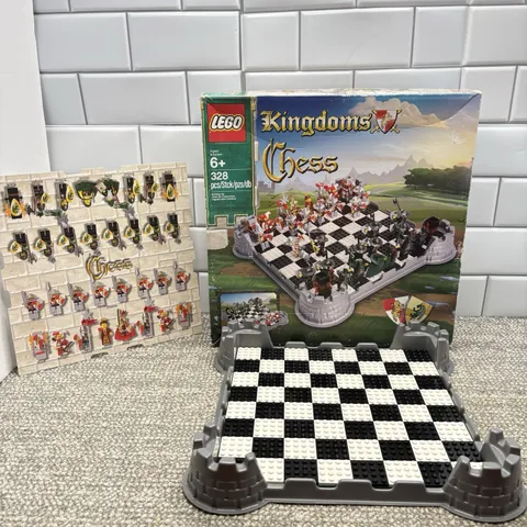 LEGO Kingdoms Chess Board And Castle Frame Retired In Orig Box