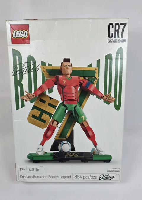 LEGO 43016 Cristiano Ronaldo Soccer Legend CR7 NEW Sealed 854pc Box Crease