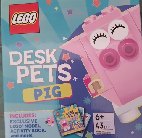 New LEGO Desk Pets Pig 43-Piece Complete Set w/ Activity Book 6t