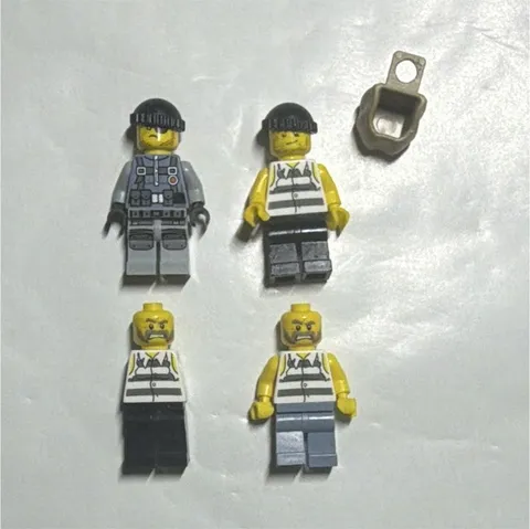 LEGO Minifigure Lot of 4 Figures Random Robbers 