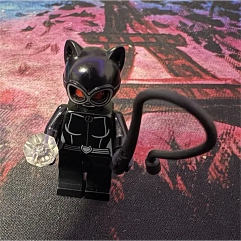 LEGO Catwoman Minifigure Black Cat Costume with Tail & Clear Diamond Gem