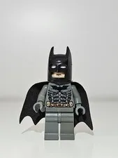 LEGO Batman BAT024 DC Super Heroes Dark Knight Gray Suit 7888 Great condition