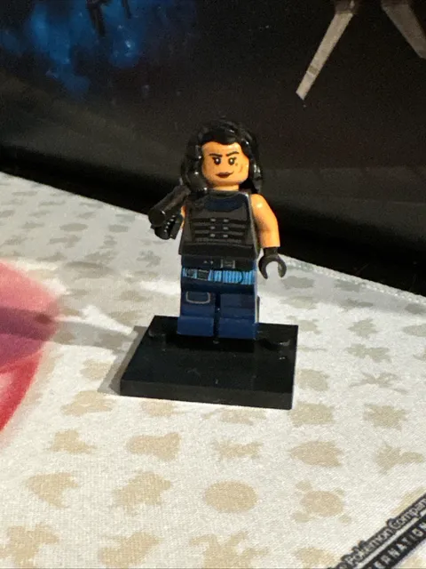 sw1058 - Lego Minifigure - Star Wars - Carasynthia 'Cara' Dune