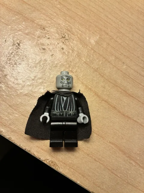 RARE LEGO Star Wars 2005 Emperor Palpatine Minifigure Light Grey Head sw0124