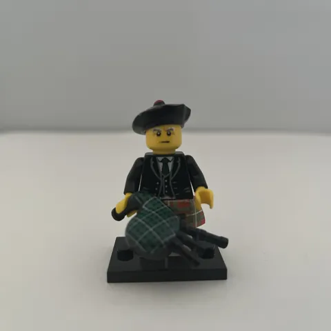 LEGO Bagpiper Minifigure Collectible Series 7