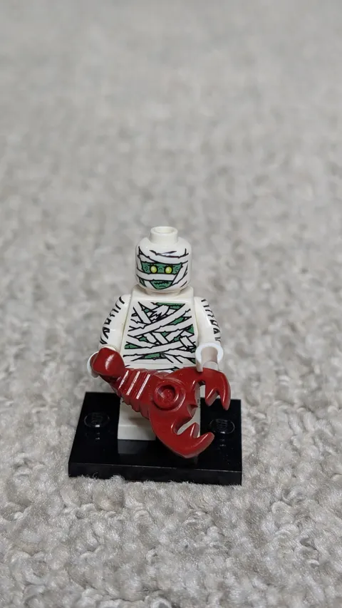 Lego Series 3 Mummy Minifigure 8803 100% Complete with Stand - Retired