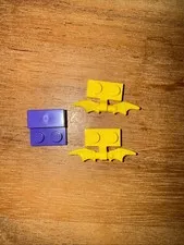 Lego Superheroes Batman Replacement Bricks 2 Yellow Batwing Hanging Symbols Sign