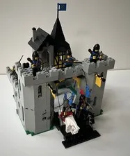LEGO Castle 6074 Black Falcon's Fortress.