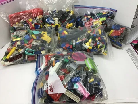 LEGO Bulk Lot  9+lb  Mixed Parts   **READ**