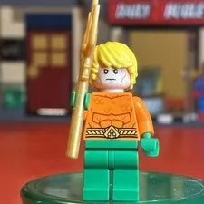 LEGO DC Comics Super Heroes Minifigure Aquaman - Yellow Tousled Hair sh0050
