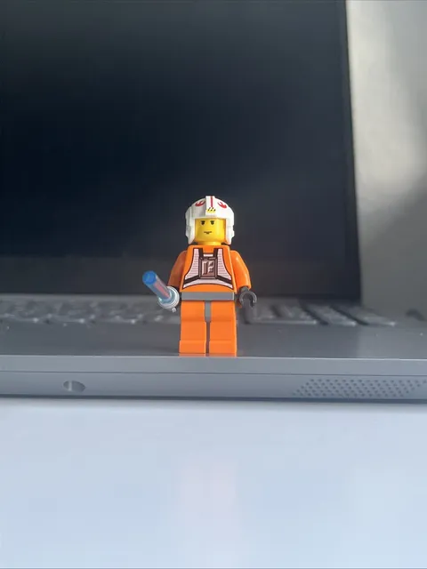 LEGO Star Wars Luke Skywalker 20th Anniversary Minifigure 75258