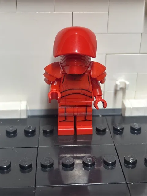 Lego Elite Praetorian Guard Minifigure Star Wars 75225 red flat helmet