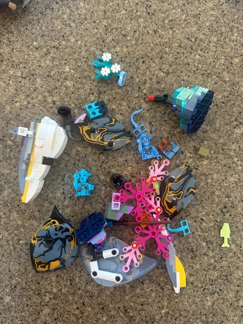 LEGO Avatar Minifigure Lot Jake Sully & Neytiri Parts Incomplete Pandora Build