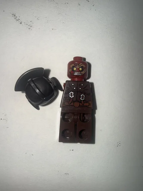 LEGO Uruk-hai LOTR Lord of The Rings Minifigure 9474 9471 (2012) BROKEN ARMS