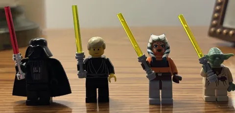 LEGO Star Wars Lot Darth Vader Ahsoka Tano Yoda Luke skywalker w/ Lightsabers
