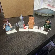 LEGO Wizard of Oz Minifigures Dorothy Lion Tin Man Scarecrow Toto 