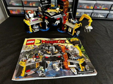 LEGO the LEGO Ninjago Movie: Garmadon's Volcano Lair (70631)