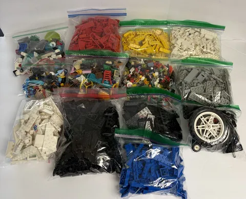 LEGO Bulk Lot Multicolor Bricks, Pieces & Minifigures, Some Vintage, 4.5 LB