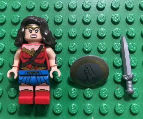 LEGO Super Heroes Wonder Woman Minifigure - sh0393 - Set 76075