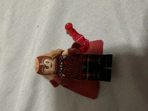 LEGO Marvel Super Heroes Scarlet Witch Minifigure From 71031