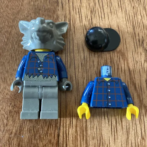 Werewolf LEGO Minifigure Lot Studios 1380 Hrf006 Hrf009 Small Cracks Damage
