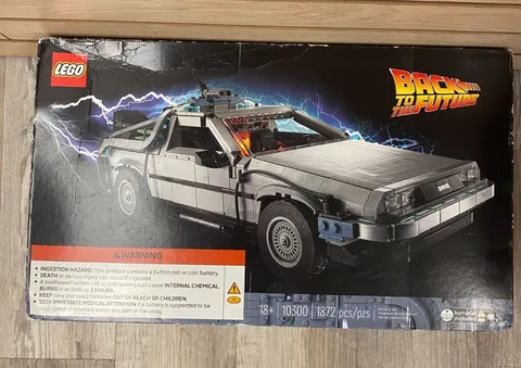 LEGO Icons Back to the Future Time Machine (10300) 1872pcs NEW