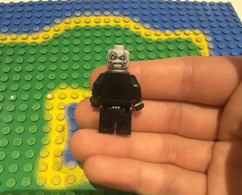 LEGO - Minifig, Head Metal Mask with Eye Holes, Mouth Slit, & Rivets (Dr. Doom)